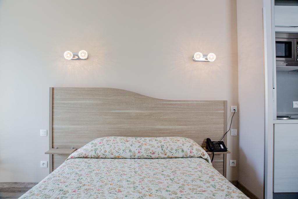 Annexe Hotel De La Gare อองดาเย ภายนอก รูปภาพ