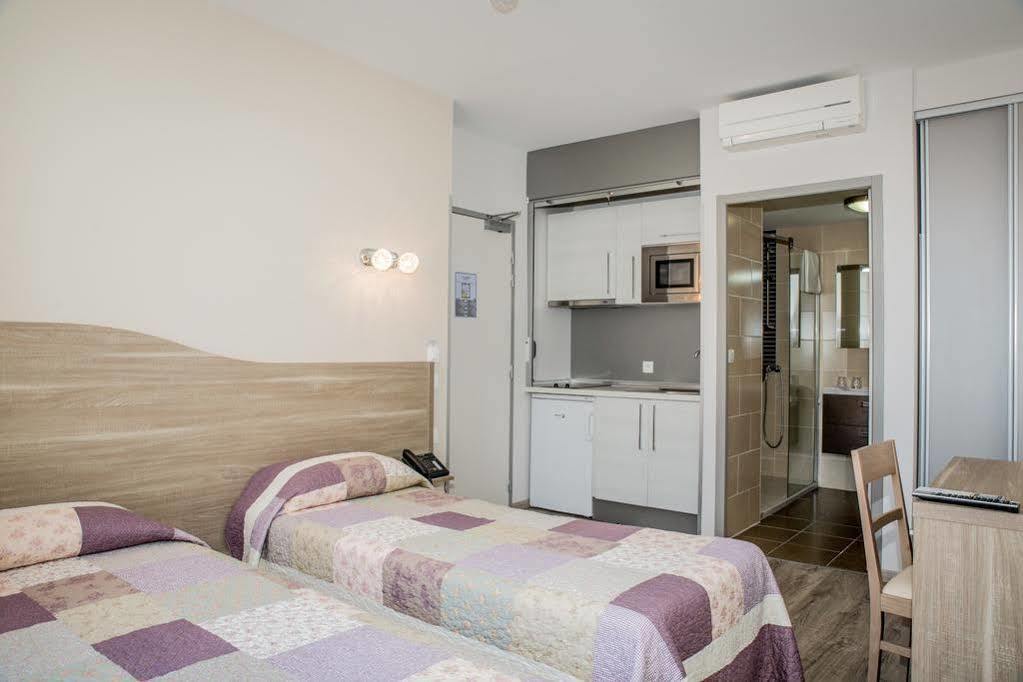 Annexe Hotel De La Gare อองดาเย ภายนอก รูปภาพ